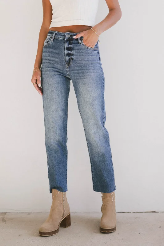 Amelia Straight Leg Jeans in Medium Wash